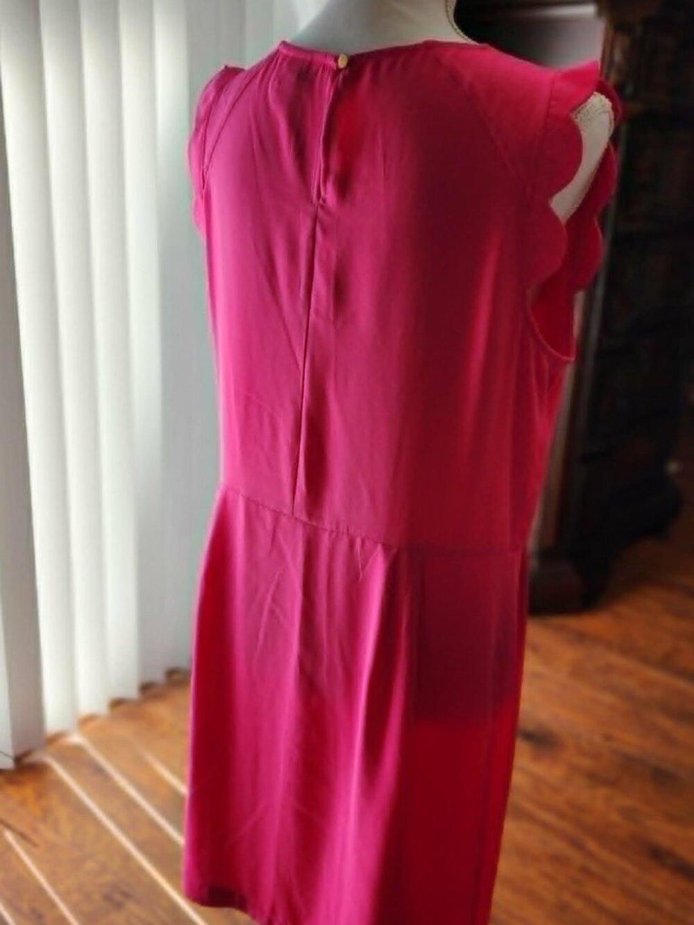 A.N.D. by Andrea Jovine Pink Scallop Sleeve Shift Dress - Picture 2 of 6